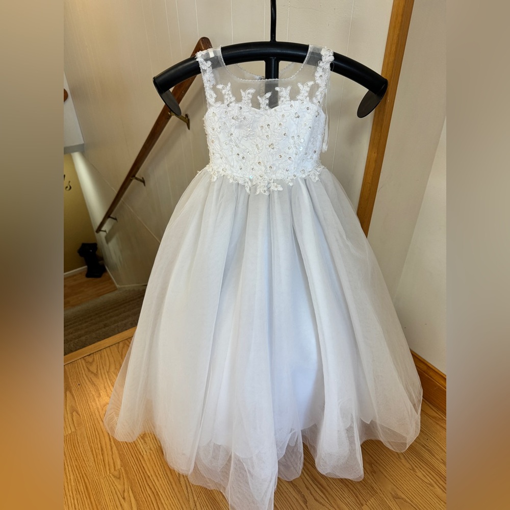 Brand new girls dress. Flower girl or any event!